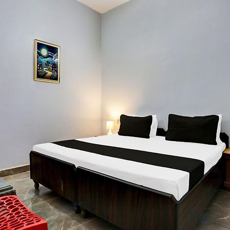 Super Hotel Live View Indraprastha Exterior photo