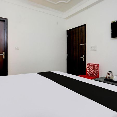 Super Hotel Live View Indraprastha Exterior photo
