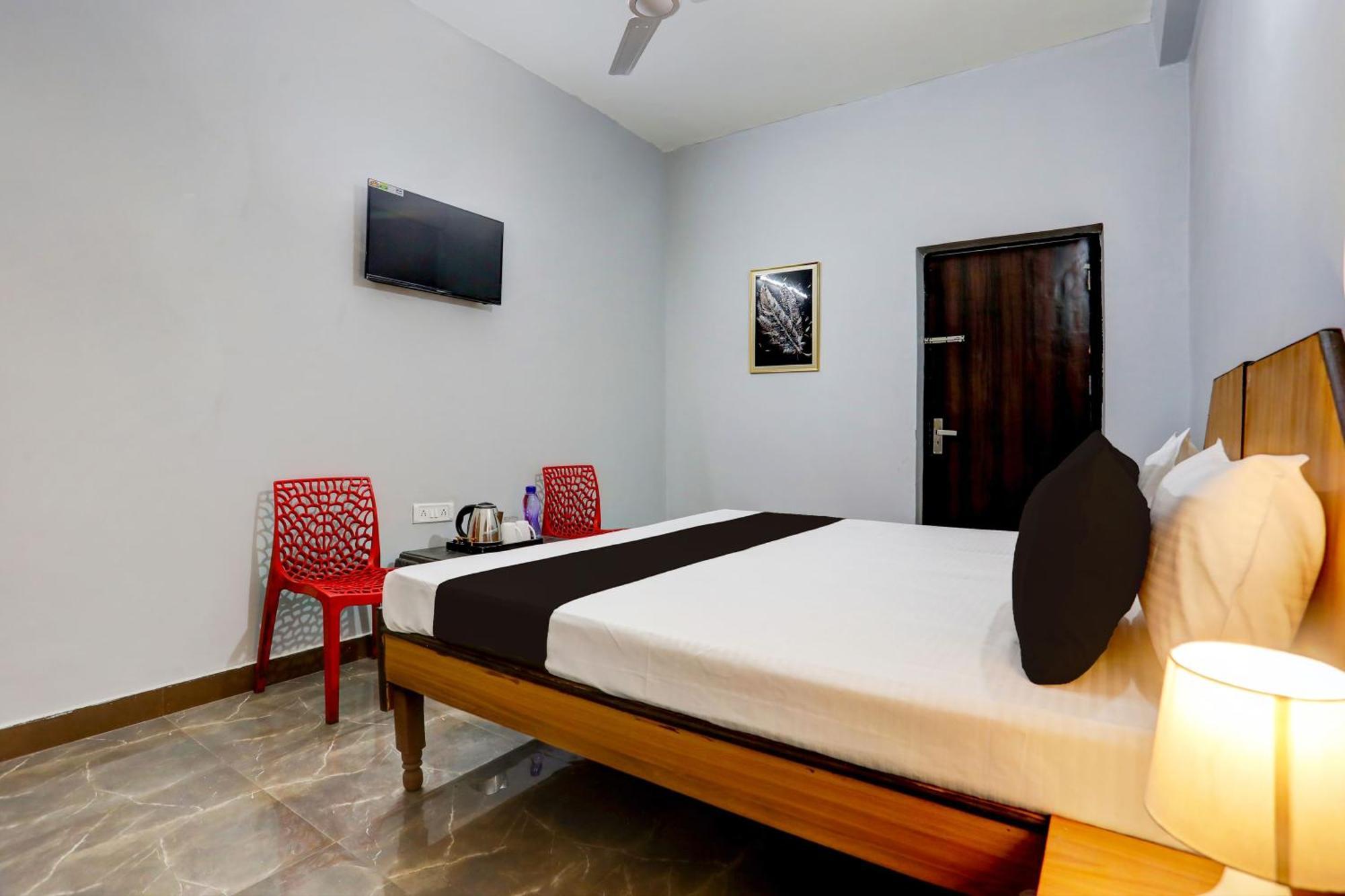 Super Hotel Live View Indraprastha Exterior photo