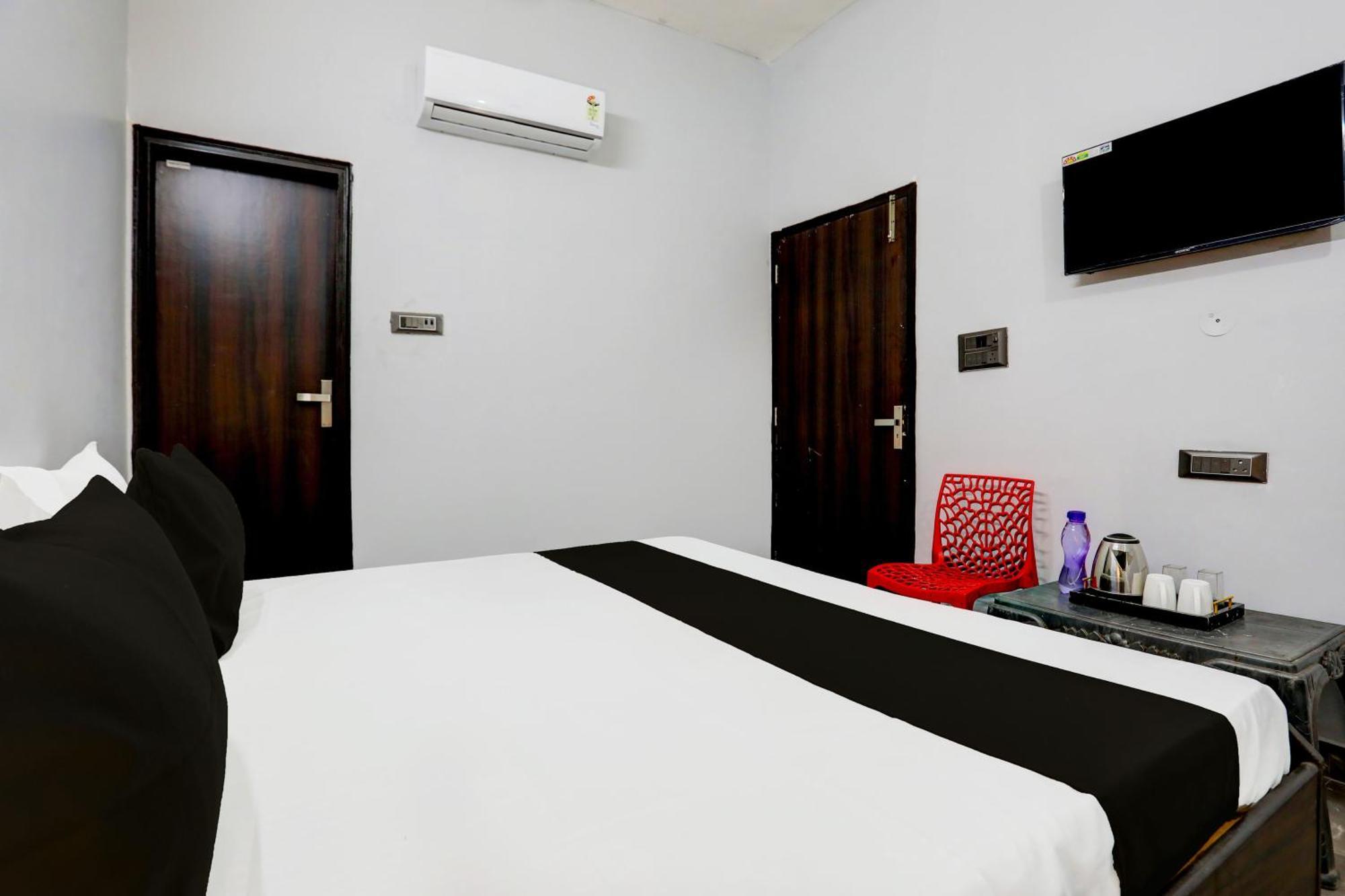 Super Hotel Live View Indraprastha Exterior photo
