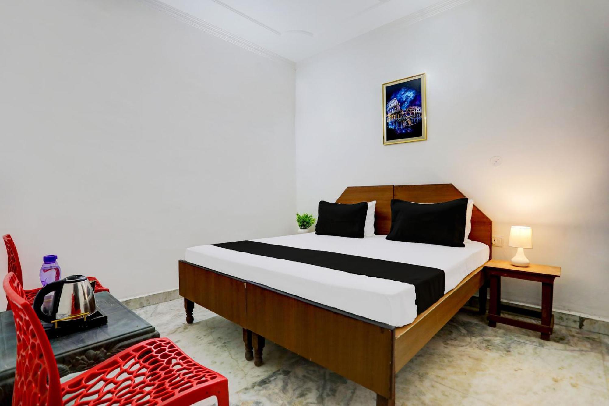 Super Hotel Live View Indraprastha Exterior photo