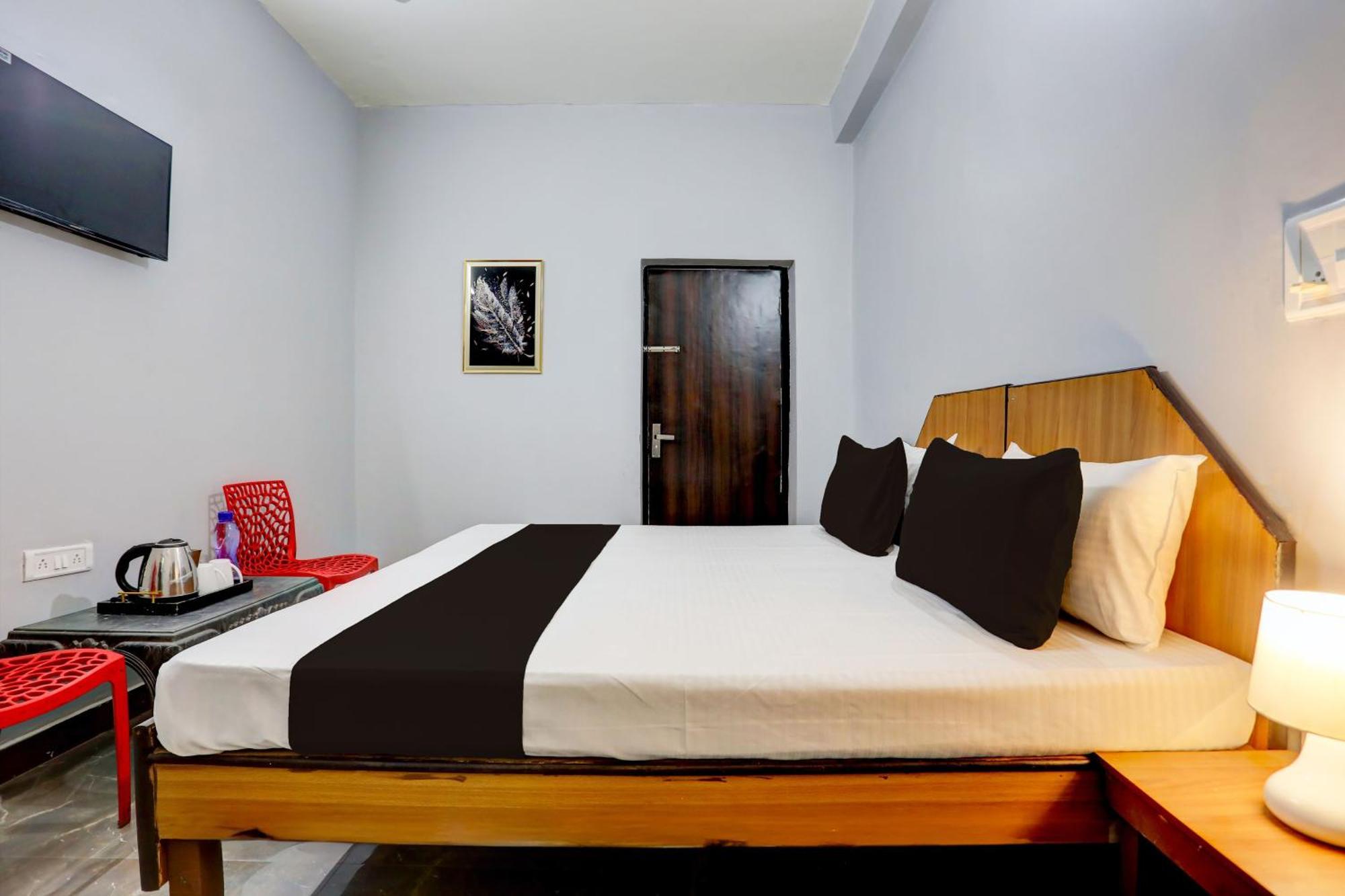 Super Hotel Live View Indraprastha Exterior photo