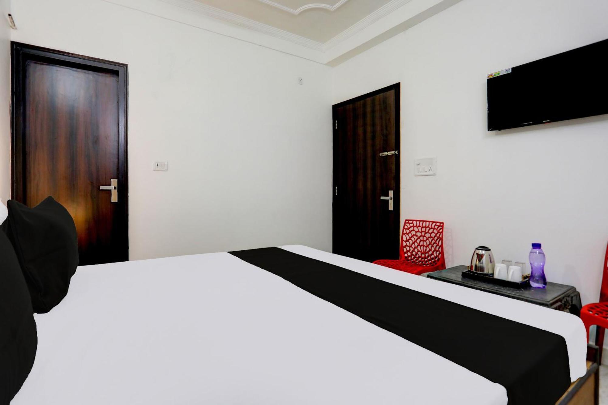 Super Hotel Live View Indraprastha Exterior photo